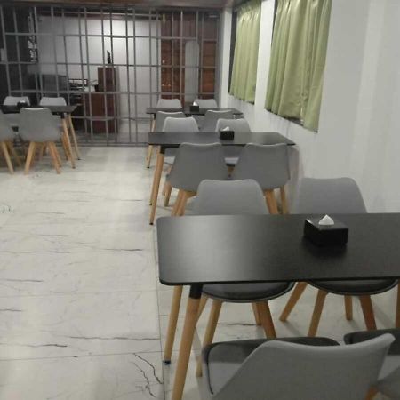 Sharman Suites Pune Esterno foto