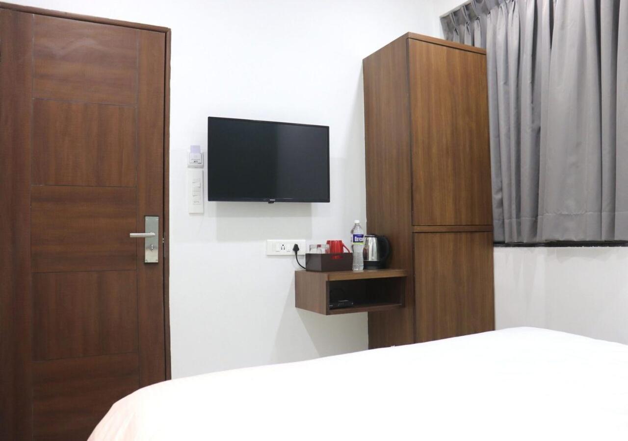 Sharman Suites Pune Esterno foto
