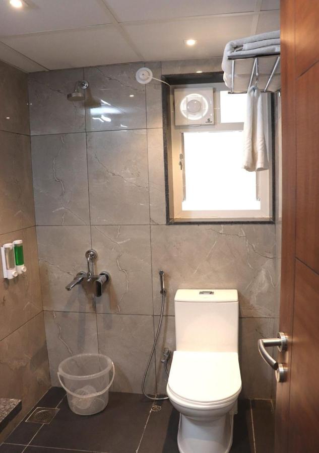 Sharman Suites Pune Esterno foto