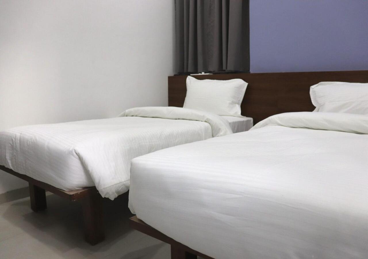 Sharman Suites Pune Esterno foto