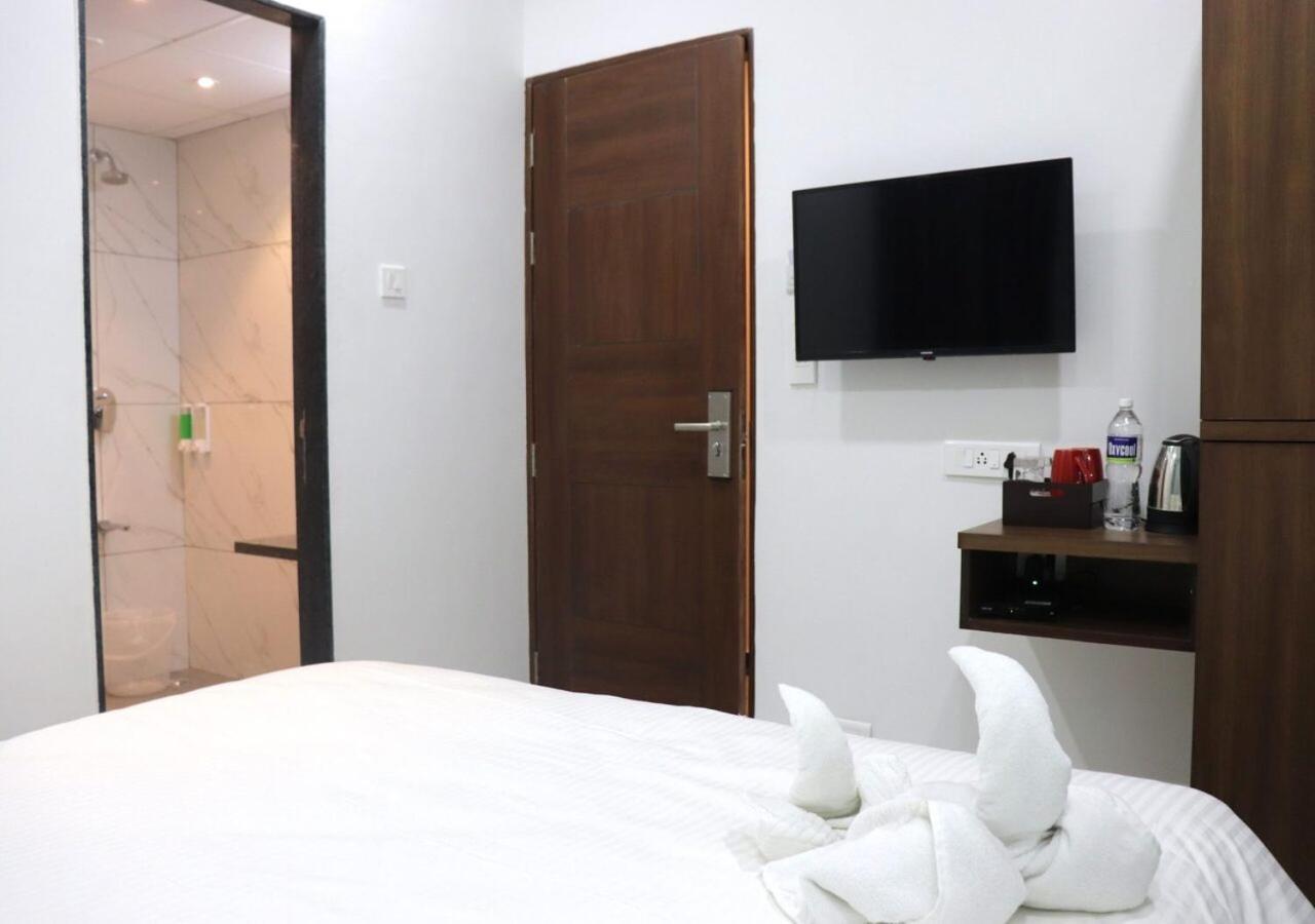Sharman Suites Pune Esterno foto